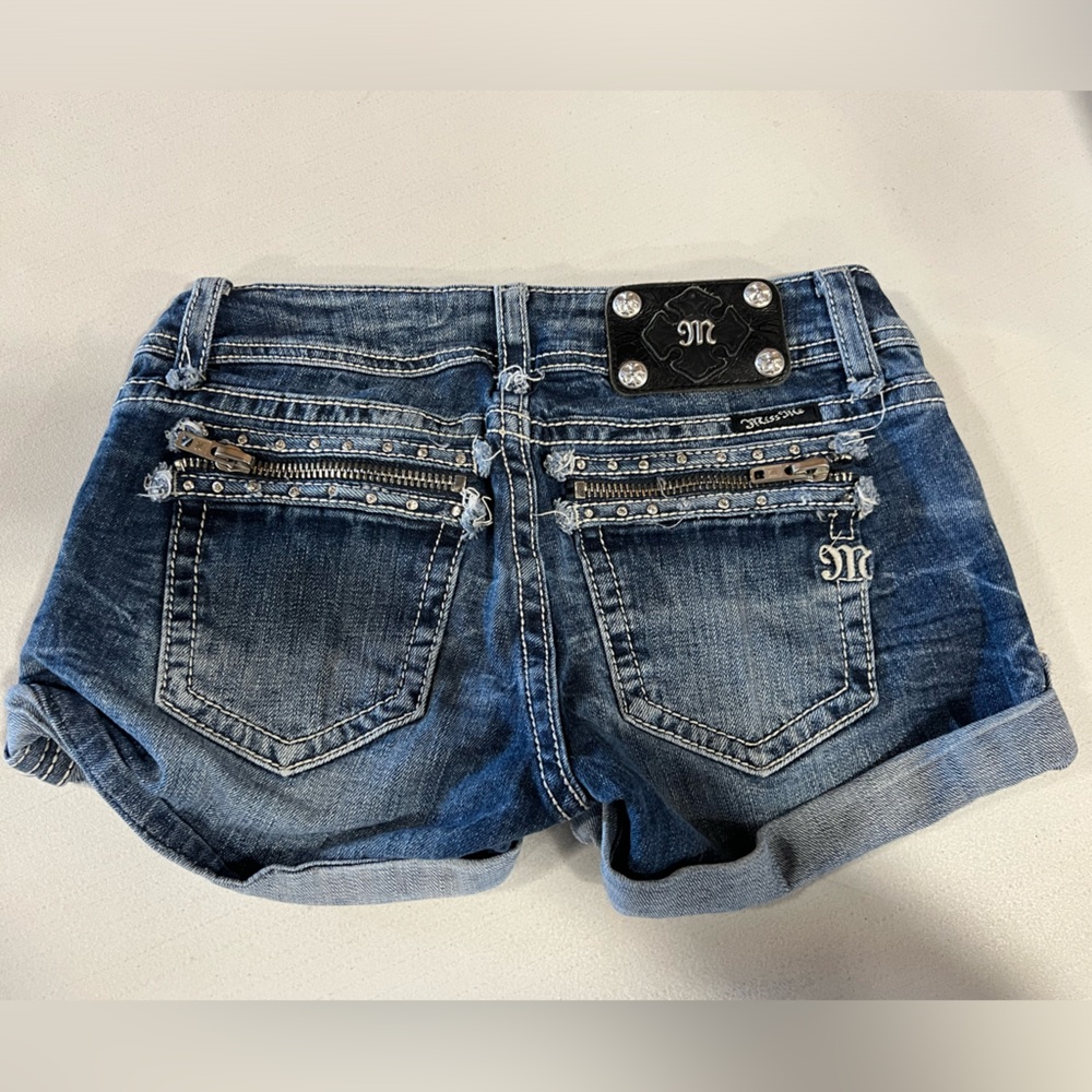 Miss Me jean shorts size 27